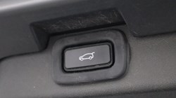 2022 (22) LAND ROVER DISCOVERY 3.0 D300 R-Dynamic SE 5dr Auto 5558658