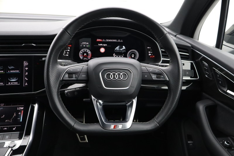 2022 (72) AUDI Q7 55 TFSI Quattro Black Edition 5dr Tiptronic 5550684