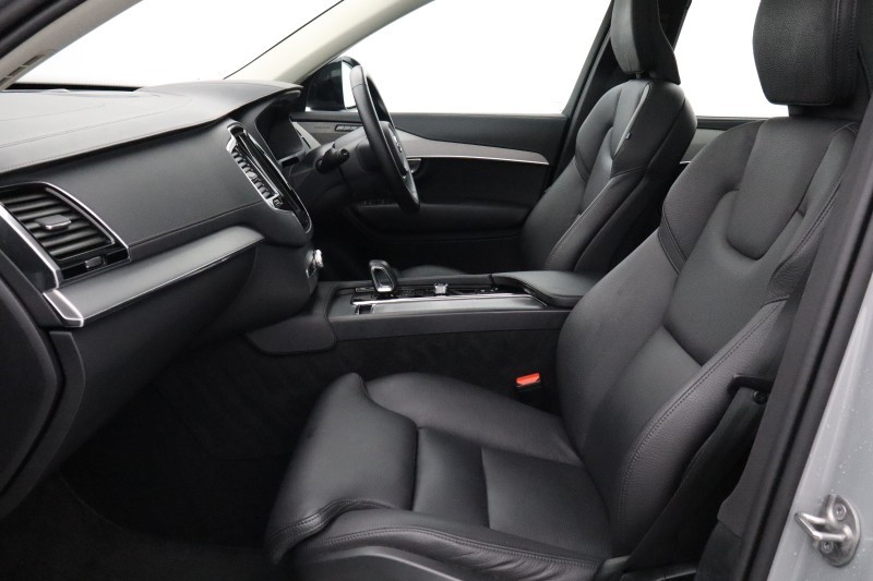 2024 (74) VOLVO XC90 2.0 B5P [250] Plus Dark 5dr AWD Geartronic 5608714