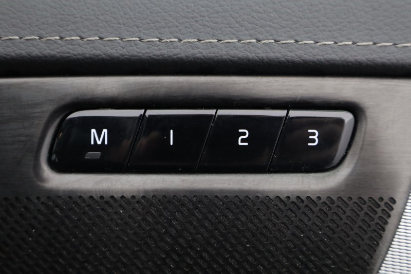 2024 (74) VOLVO XC90 2.0 B5P [250] Plus Dark 5dr AWD Geartronic 5608730