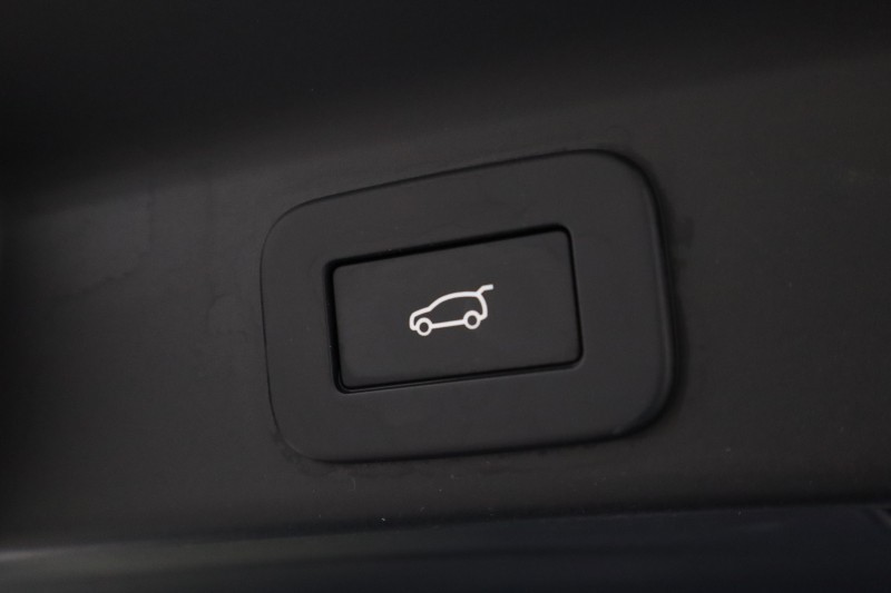 2022 (72) JAGUAR F-PACE 5.0 V8 550 SVR 5dr Auto AWD 5562087