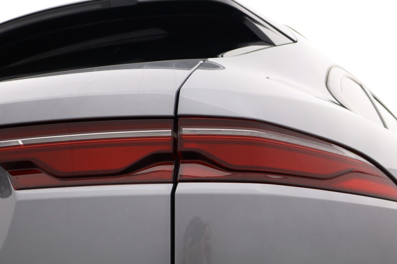 2024 (24) JAGUAR F-PACE 2.0 D200 R-Dynamic HSE Black 5dr Auto AWD 5576636