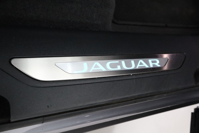 2024 (24) JAGUAR F-PACE 2.0 D200 R-Dynamic HSE Black 5dr Auto AWD 5576646