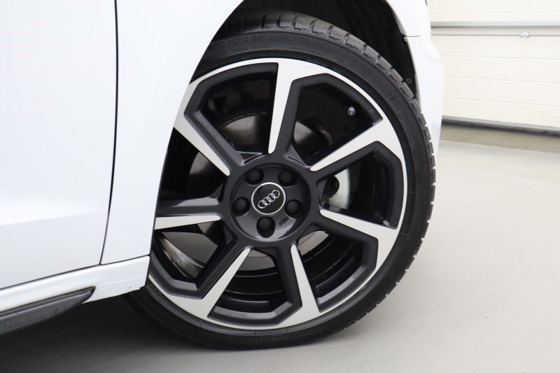 2025 (75) AUDI A1 30 TFSI Black Edition 5dr 5578250