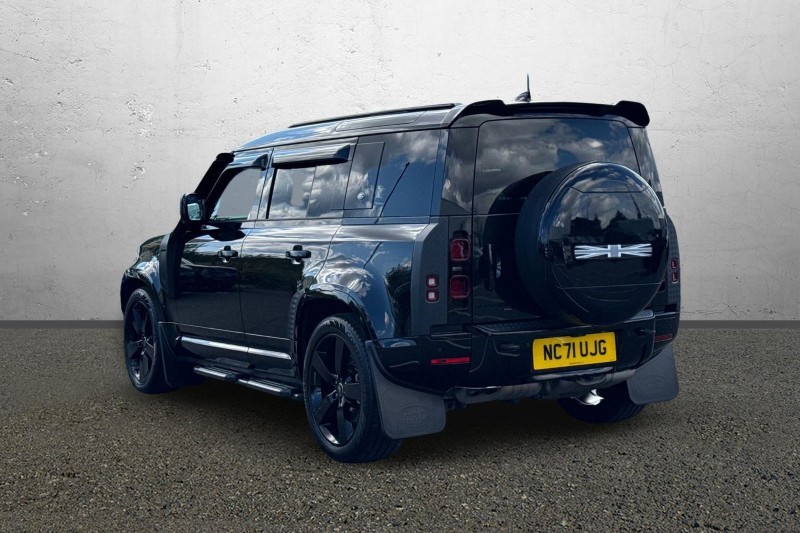 2022 (71) LAND ROVER DEFENDER 3.0 D300 X-Dynamic HSE 110 5dr Auto