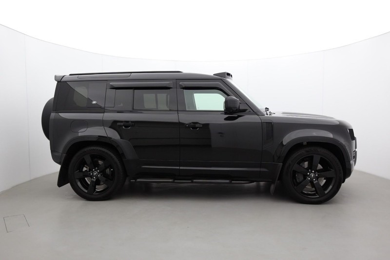 2022 (71) LAND ROVER DEFENDER 3.0 D300 X-Dynamic HSE 110 5dr Auto 5584801