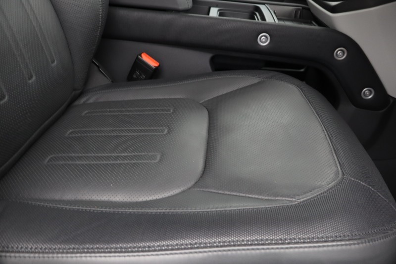 2022 (71) LAND ROVER DEFENDER 3.0 D300 X-Dynamic HSE 110 5dr Auto 5584822