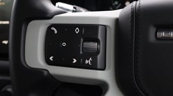 2022 (71) LAND ROVER DEFENDER 3.0 D300 X-Dynamic HSE 110 5dr Auto 5584849