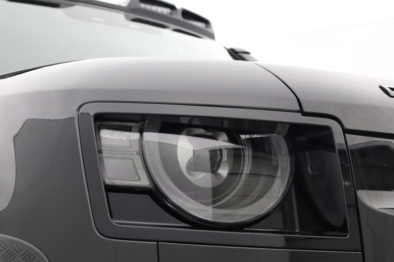 2022 (71) LAND ROVER DEFENDER 3.0 D300 X-Dynamic HSE 110 5dr Auto 5584808