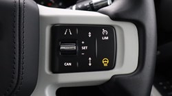 2022 (71) LAND ROVER DEFENDER 3.0 D300 X-Dynamic HSE 110 5dr Auto 5584850