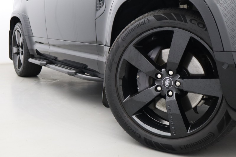 2022 (71) LAND ROVER DEFENDER 3.0 D300 X-Dynamic HSE 110 5dr Auto 5584826