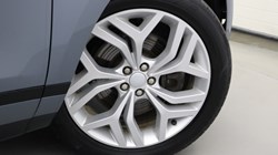 2022 (22) LAND ROVER RANGE ROVER EVOQUE 2.0 D200 R-Dynamic SE 5dr Auto 5596983