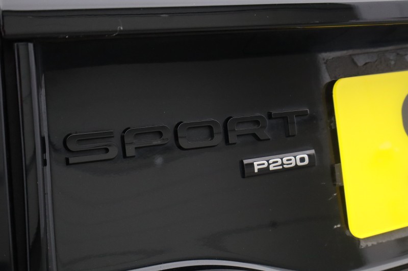 2021 (21) LAND ROVER DISCOVERY SPORT 2.0 P290 Black 5dr Auto 5601709