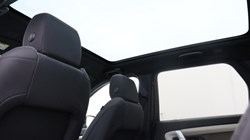 2021 (21) LAND ROVER DISCOVERY SPORT 2.0 P290 Black 5dr Auto 5601669
