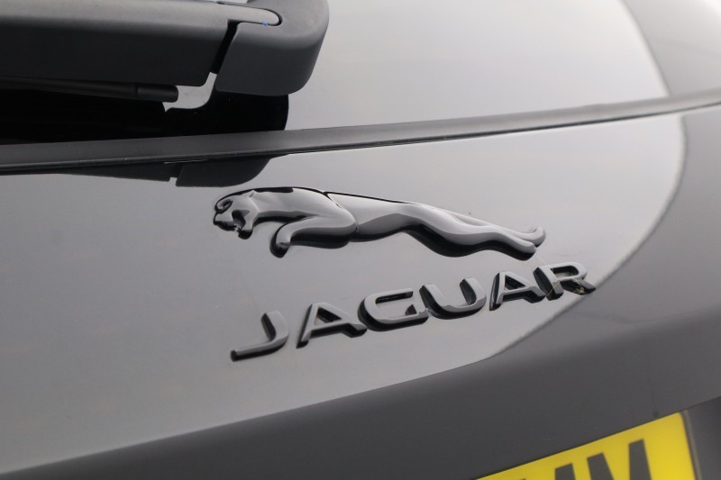 2023 (73) JAGUAR F-PACE 2.0 D200 R-Dynamic SE Black 5dr Auto AWD 5598800