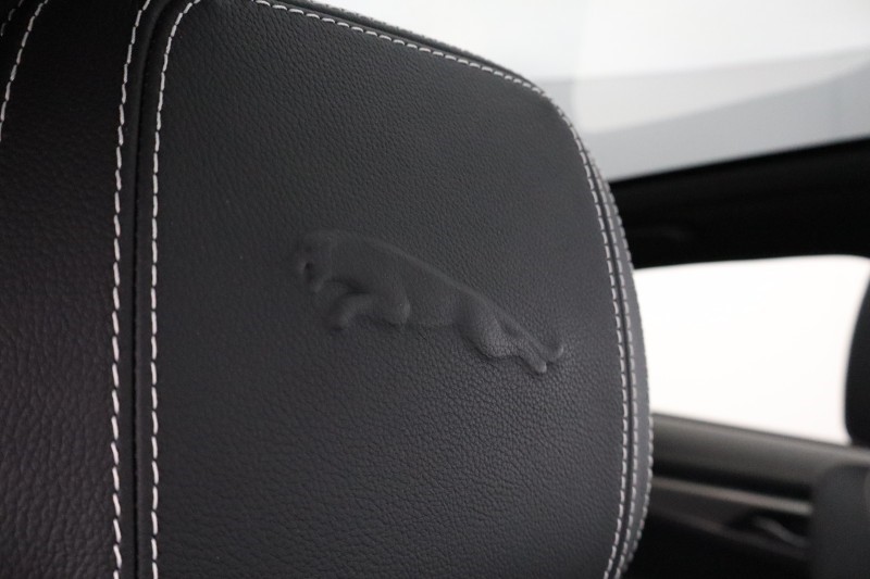 2023 (73) JAGUAR F-PACE 2.0 D200 R-Dynamic SE Black 5dr Auto AWD 5598813