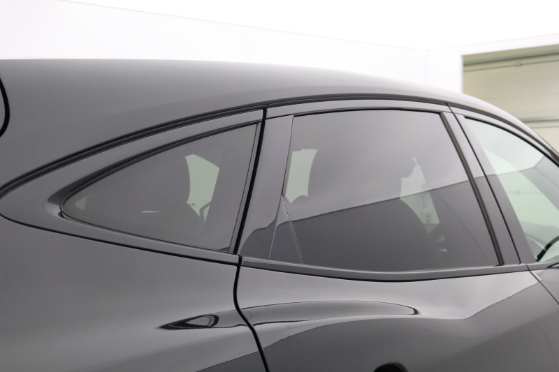 2023 (23) JAGUAR E-PACE 2.0 D200 R-Dynamic Black 5dr Auto 5600837