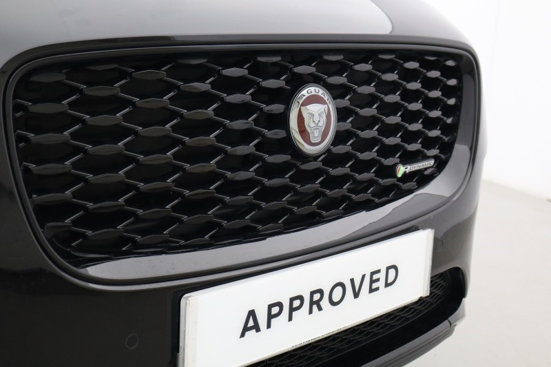 2023 (23) JAGUAR E-PACE 2.0 D200 R-Dynamic Black 5dr Auto 5600836
