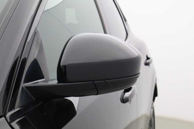 2023 (23) JAGUAR E-PACE 2.0 D200 R-Dynamic Black 5dr Auto 5600832