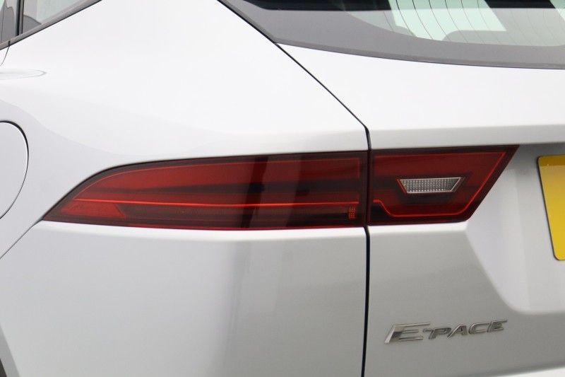 2023 (23) JAGUAR E-PACE 1.5 P300e R-Dynamic HSE 5dr Auto 5625741