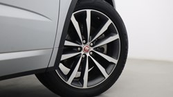 2023 (23) JAGUAR E-PACE 1.5 P300e R-Dynamic HSE 5dr Auto 5625749