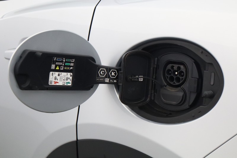 2023 (23) JAGUAR E-PACE 1.5 P300e R-Dynamic HSE 5dr Auto 5625740