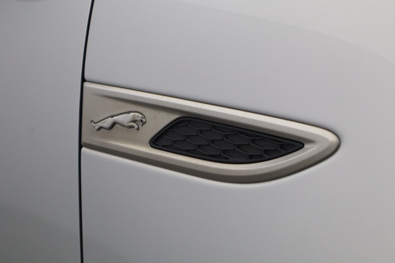 2023 (23) JAGUAR E-PACE 1.5 P300e R-Dynamic HSE 5dr Auto 5625698