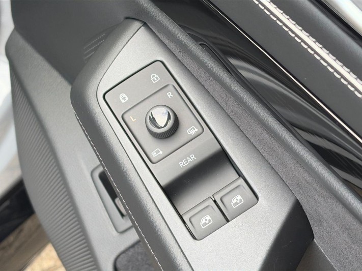  VOLKSWAGEN ID.7 210kW Match Pro S Plus 86kWh 5dr Auto [Int PLUS Pack] 5619897