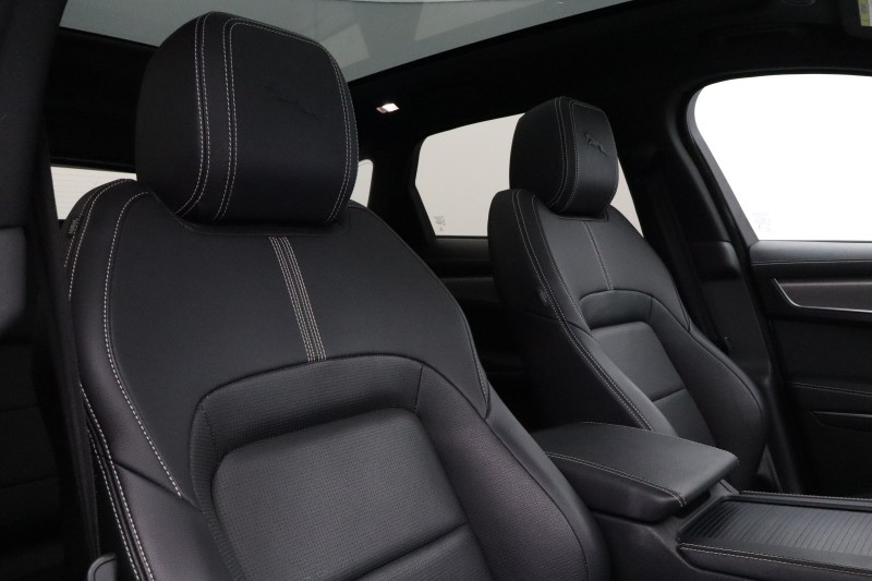 2023 (23) JAGUAR F-PACE 2.0 P250 R-Dynamic SE Black 5dr Auto AWD 5612762