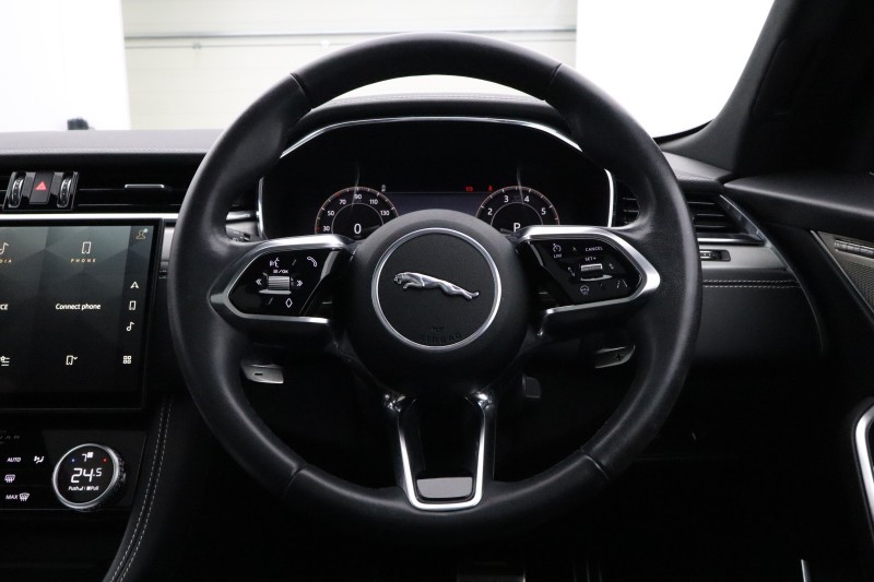 2023 (23) JAGUAR F-PACE 2.0 P250 R-Dynamic SE Black 5dr Auto AWD 5612758