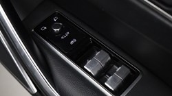 2023 (23) JAGUAR F-PACE 2.0 P250 R-Dynamic SE Black 5dr Auto AWD 5612760
