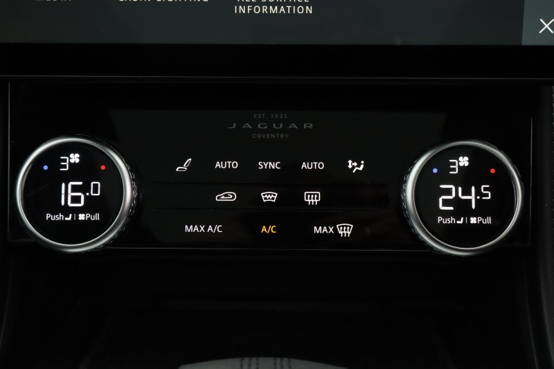 2023 (23) JAGUAR F-PACE 2.0 P250 R-Dynamic SE Black 5dr Auto AWD 5612781