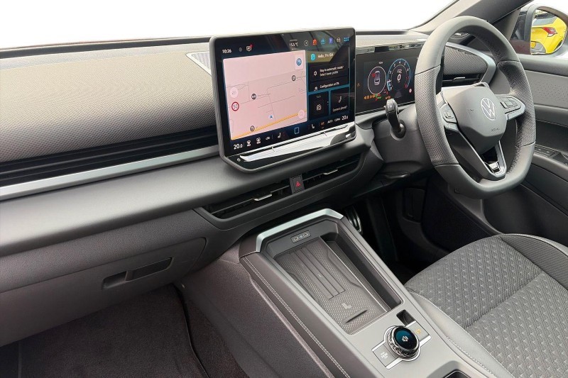  VOLKSWAGEN T-ROC 1.5 eTSI 150 R-Line 5dr DSG [Tech Pack]