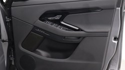 2025 (25) LAND ROVER RANGE ROVER EVOQUE 2.0 D200 Dynamic SE 5dr Auto 5644039