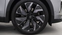 2025 (25) RENAULT RAFALE E-Tech FHEV Iconic Esprit Alpine 5dr Auto 4C 5629901