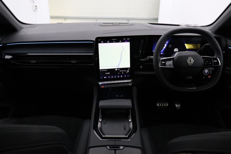 2025 (25) RENAULT RAFALE E-Tech FHEV Iconic Esprit Alpine 5dr Auto 4C 5629872