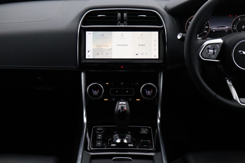 2023 (73) JAGUAR XE 2.0 D200 R-Dynamic S 4dr Auto 5648868