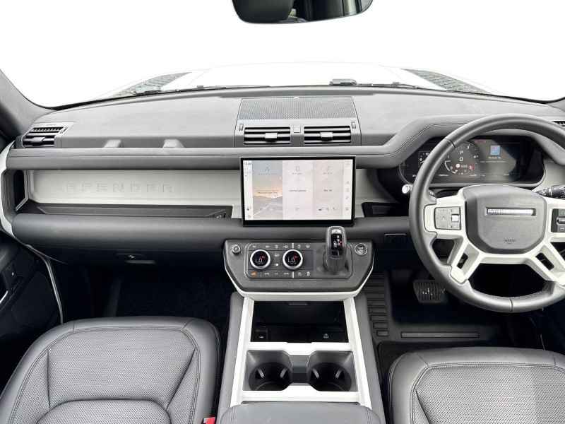 2024 (74) LAND ROVER DEFENDER 3.0 D300 X-Dynamic SE 130 5dr Auto 5683767