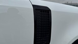 2024 (74) LAND ROVER DEFENDER 3.0 D300 X-Dynamic SE 130 5dr Auto 5683778