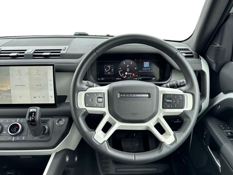 2024 (74) LAND ROVER DEFENDER 3.0 D300 X-Dynamic SE 130 5dr Auto 5683773