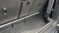 2024 (74) LAND ROVER DEFENDER 3.0 D300 X-Dynamic SE 130 5dr Auto 5683793