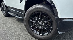 2024 (74) LAND ROVER DEFENDER 3.0 D300 X-Dynamic SE 130 5dr Auto 5683797
