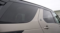 2023 (73) LAND ROVER DISCOVERY 3.0 D300 Metropolitan Edition 5dr Auto 5703177