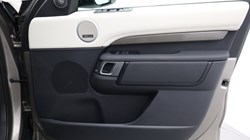 2023 (73) LAND ROVER DISCOVERY 3.0 D300 Metropolitan Edition 5dr Auto 5703183