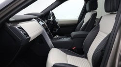 2023 (73) LAND ROVER DISCOVERY 3.0 D300 Metropolitan Edition 5dr Auto 5703171