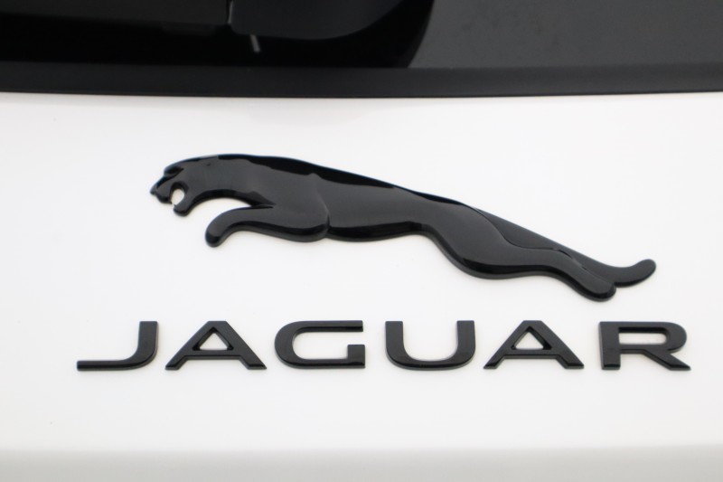 2024 (24) JAGUAR F-PACE 2.0 D200 R-Dynamic SE Black 5dr Auto AWD 5683009