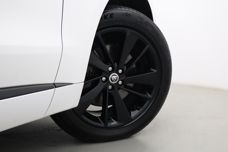 2024 (24) JAGUAR F-PACE 2.0 D200 R-Dynamic SE Black 5dr Auto AWD 5683005
