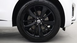 2024 (24) JAGUAR F-PACE 2.0 D200 R-Dynamic SE Black 5dr Auto AWD 5683002