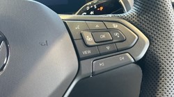 VOLKSWAGEN T-ROC 1.5 eTSI 150 R-Line 5dr DSG 5833624