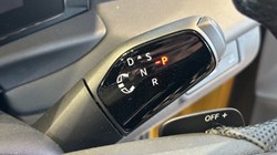 VOLKSWAGEN T-ROC 1.5 eTSI 150 R-Line 5dr DSG 5833626